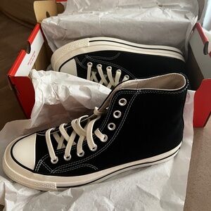 All Star Women’s High Top Converse Perfect Condition